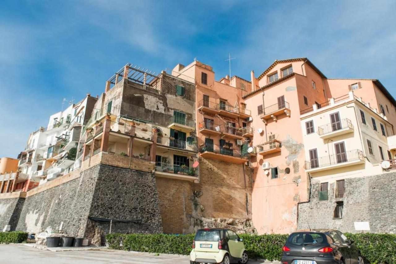 Апартаменти Attico Medieval Sea View Неттуно Екстер'єр фото