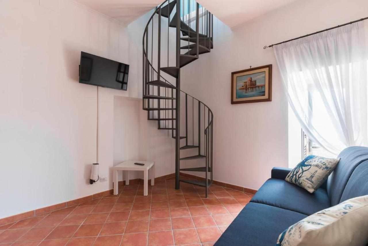 Апартаменти Attico Medieval Sea View Неттуно Екстер'єр фото