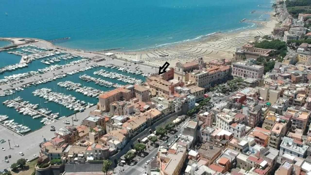 Апартаменти Attico Medieval Sea View Неттуно Екстер'єр фото