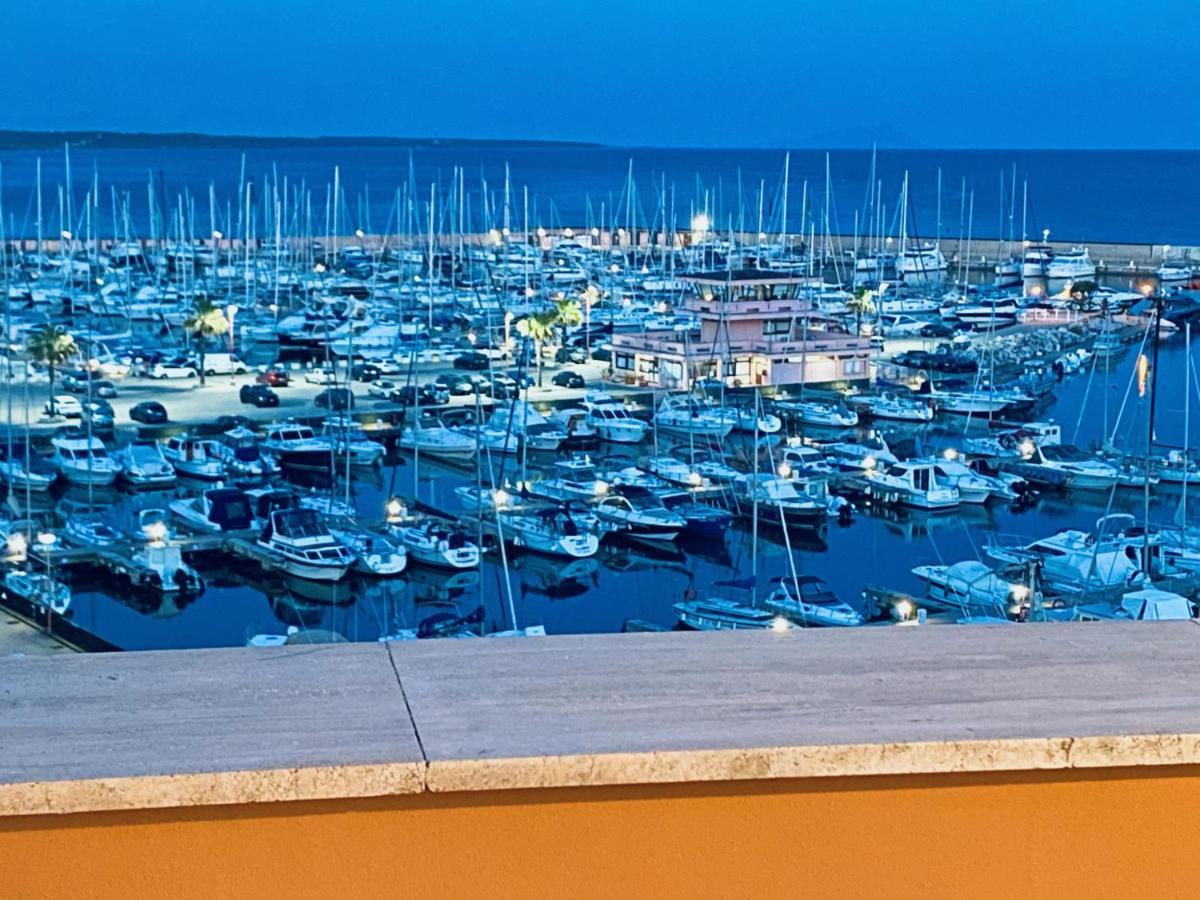 Апартаменти Attico Medieval Sea View Неттуно Екстер'єр фото